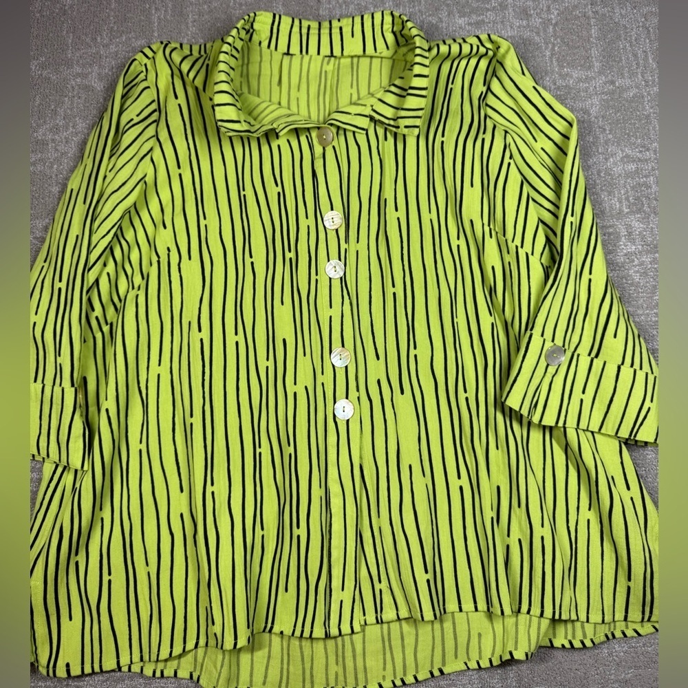 Ali Miles Printed Woven Crinkle Button Down Tunic Shirt Read Below